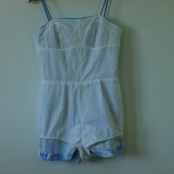 vintage floral playsuit | 1970s Sea Waves romper - Picture 15 of 16